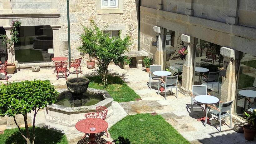 Отель Monumento Convento De San Benito