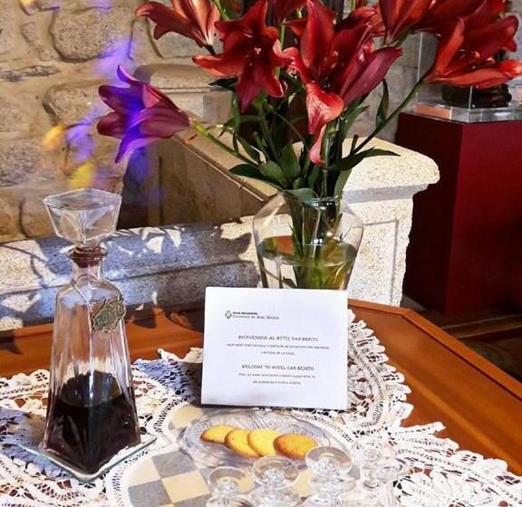 Отель Monumento Convento De San Benito