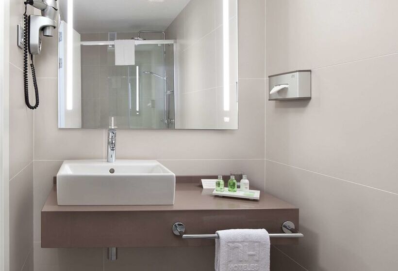 هتل NH Madrid Atocha