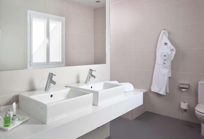 هتل NH Madrid Atocha