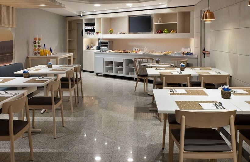 هتل NH Madrid Atocha