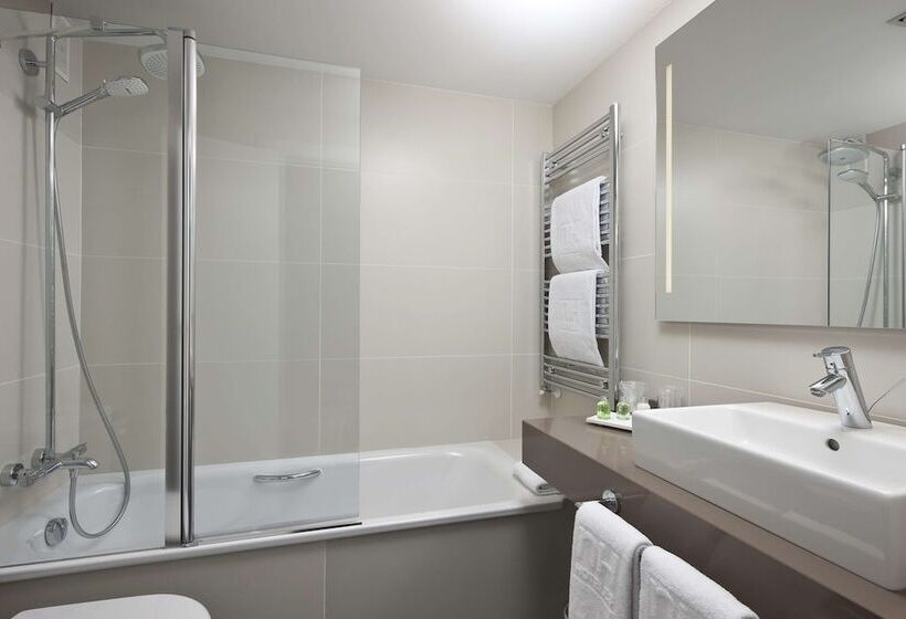 هتل NH Madrid Atocha