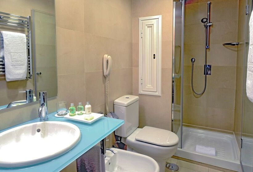 هتل NH Madrid Balboa