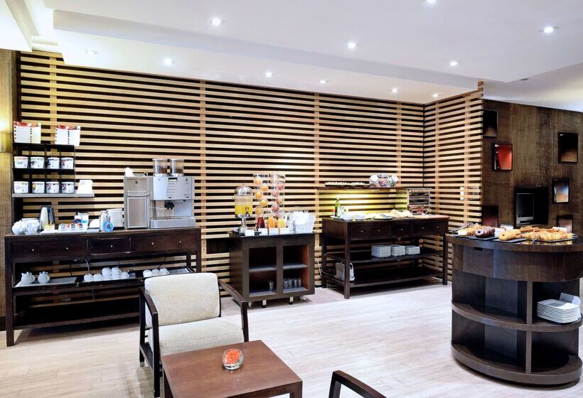 هتل NH Madrid Balboa