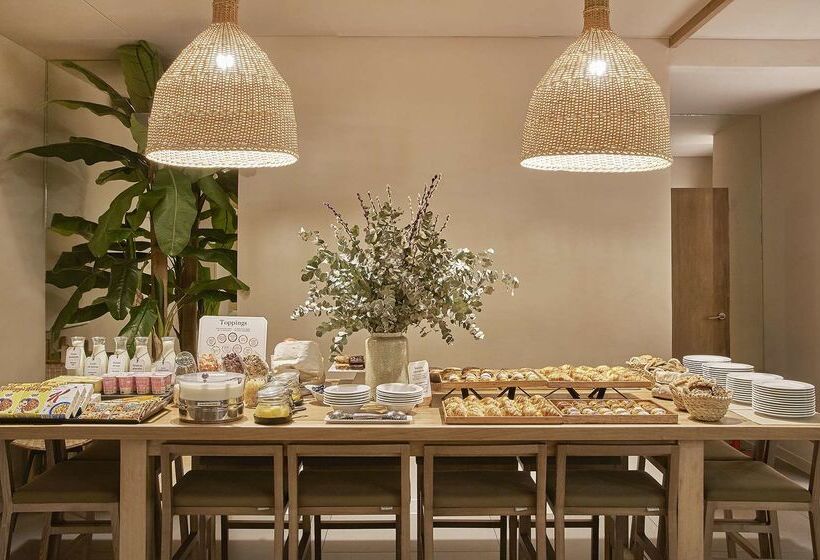 هتل NH Madrid Balboa