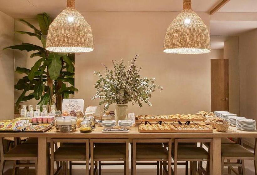 هتل NH Madrid Balboa