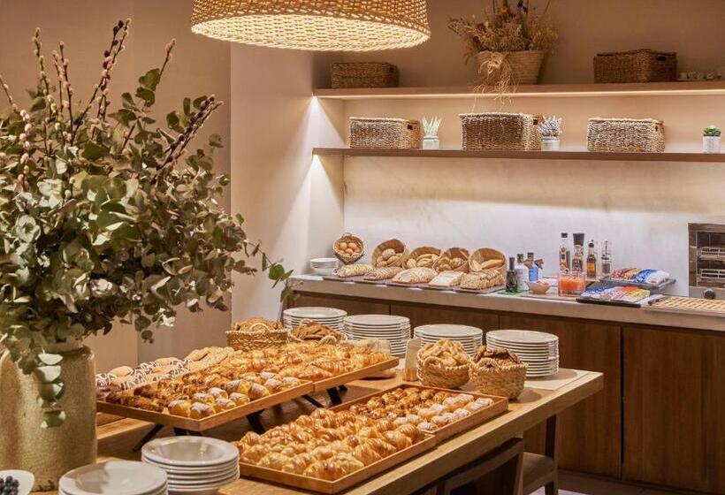 هتل NH Madrid Balboa