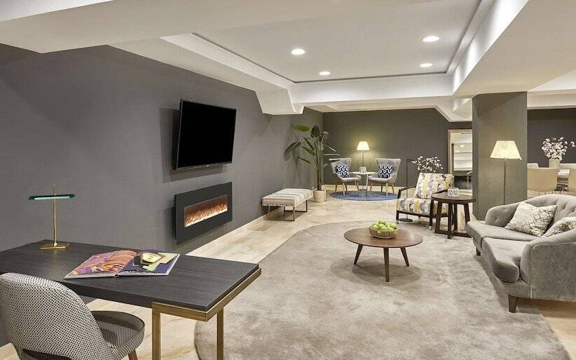 هتل NH Madrid Balboa