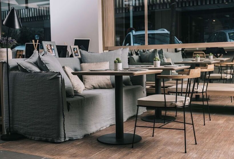 هتل NH Madrid Balboa