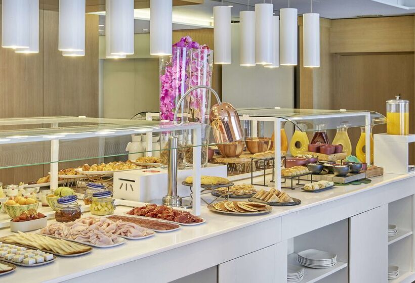 هتل NH Collection Madrid Colón