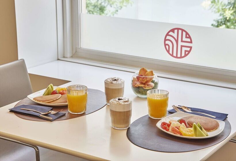 هتل NH Collection Madrid Colón