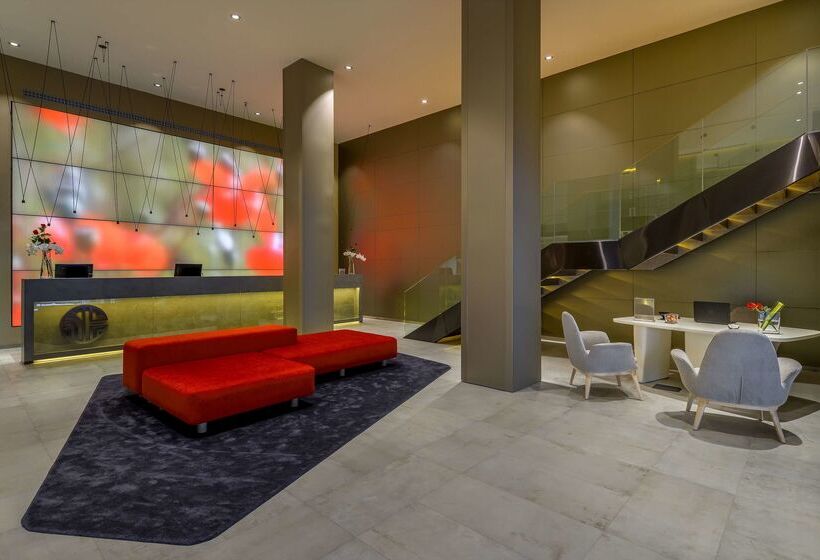 هتل NH Collection Madrid Colón