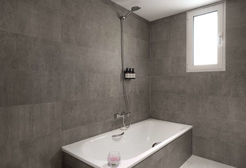 هتل NH Collection Madrid Colón