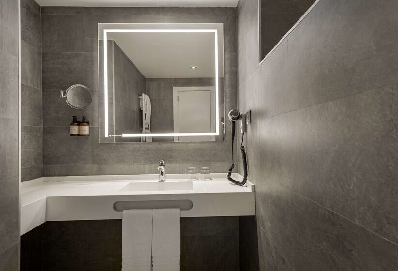 هتل NH Collection Madrid Colón