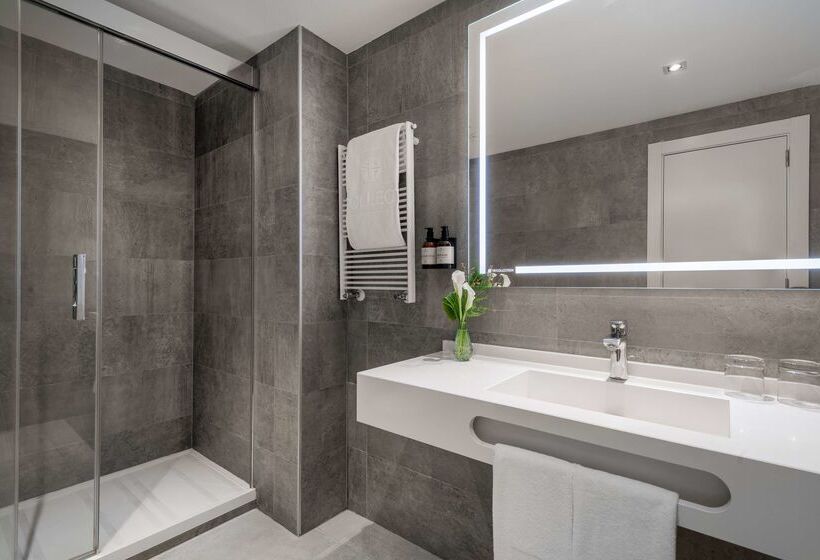 هتل NH Collection Madrid Colón