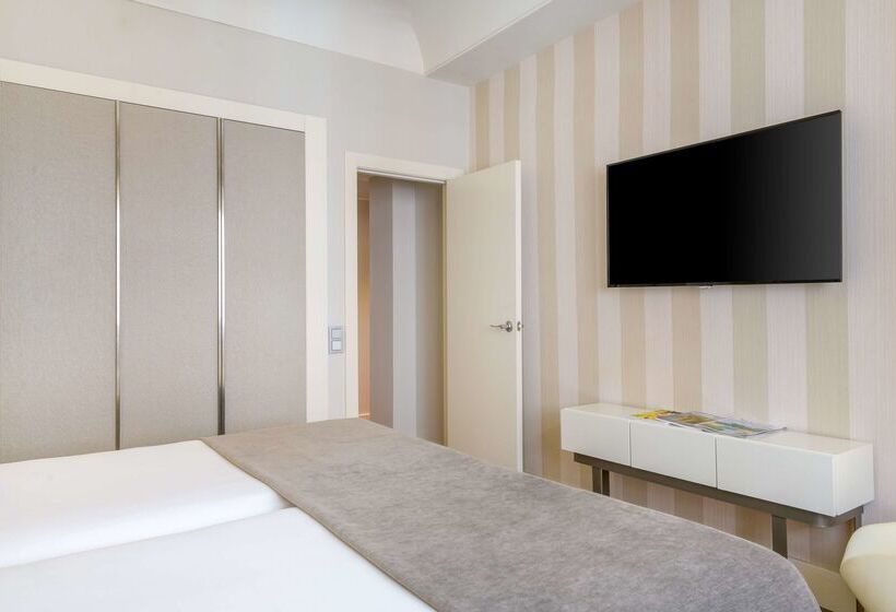 هتل NH Collection Madrid Colón