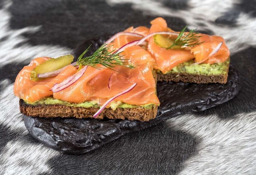 هتل NH Collection Madrid Colón