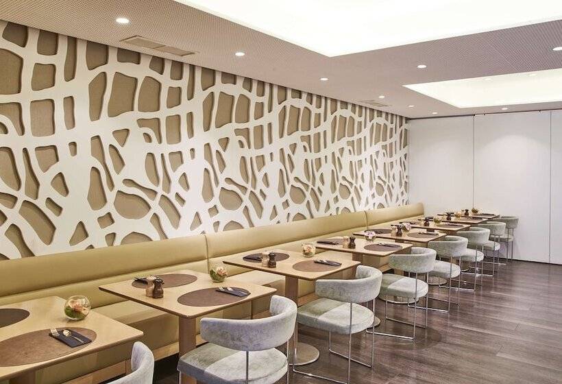 هتل NH Collection Madrid Colón