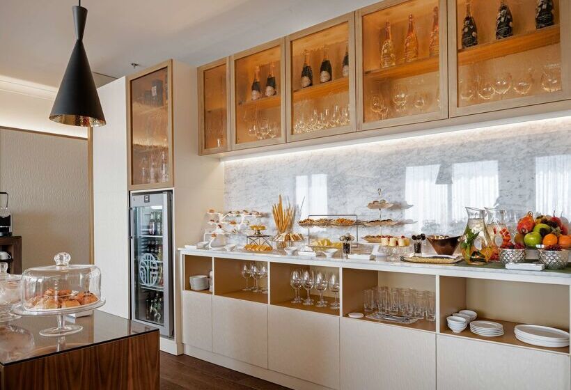 هتل NH Collection Madrid Eurobuilding