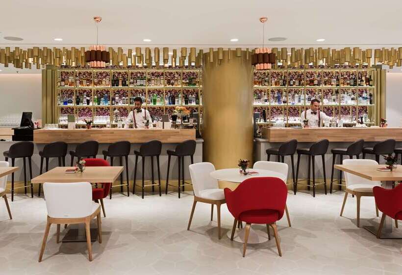 هتل NH Collection Madrid Eurobuilding