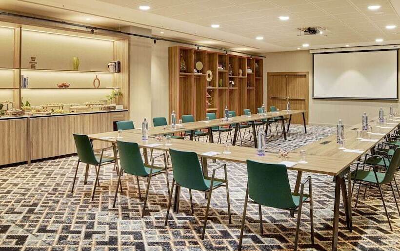 هتل NH Collection Madrid Eurobuilding