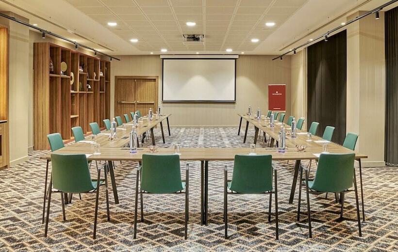 هتل NH Collection Madrid Eurobuilding