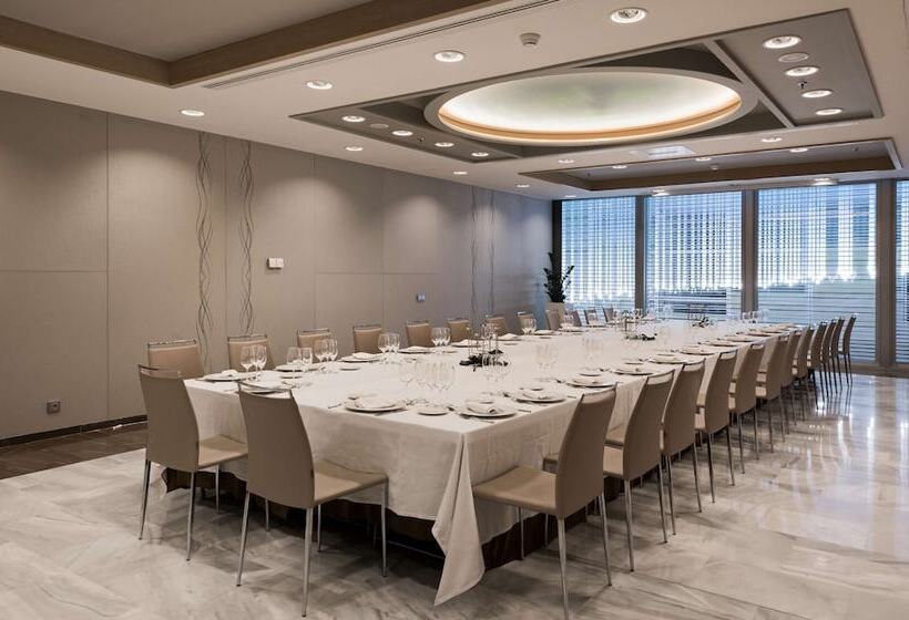 هتل NH Collection Madrid Eurobuilding