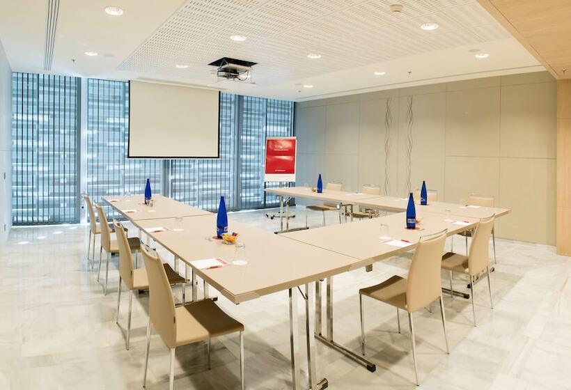 هتل NH Collection Madrid Eurobuilding