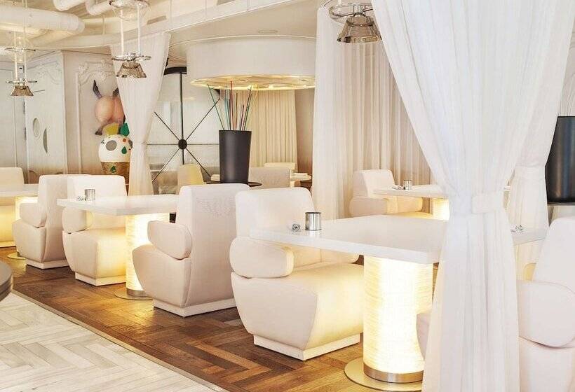 هتل NH Collection Madrid Eurobuilding