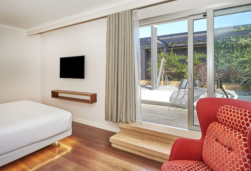 هتل NH Collection Madrid Eurobuilding