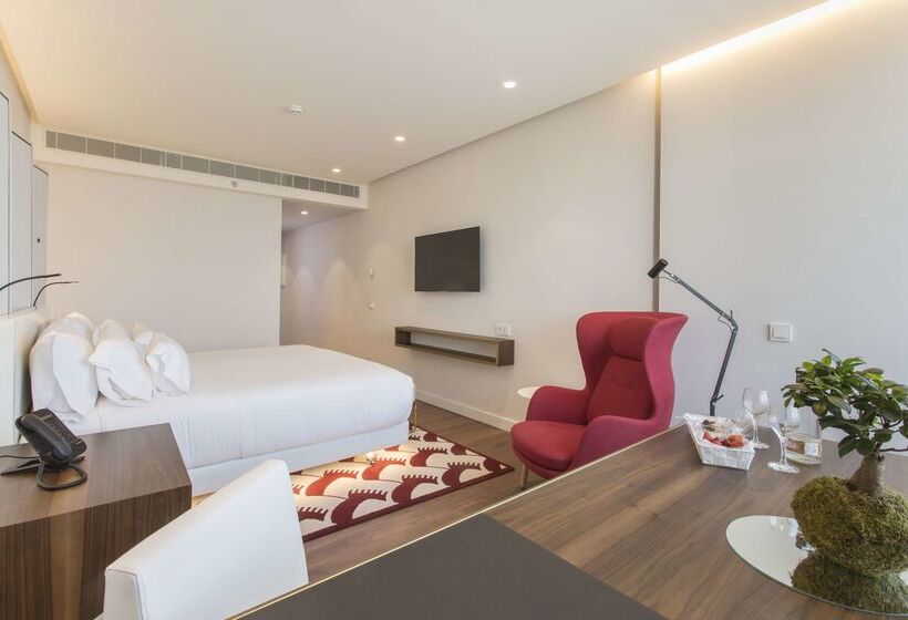 هتل NH Collection Madrid Eurobuilding