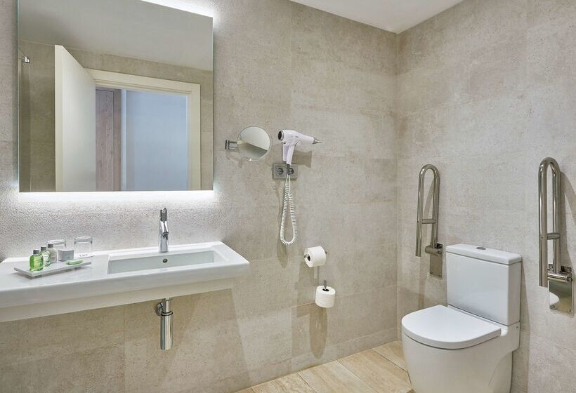 هتل NH Imperial Playa