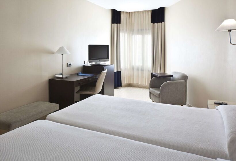 هتل NH Imperial Playa