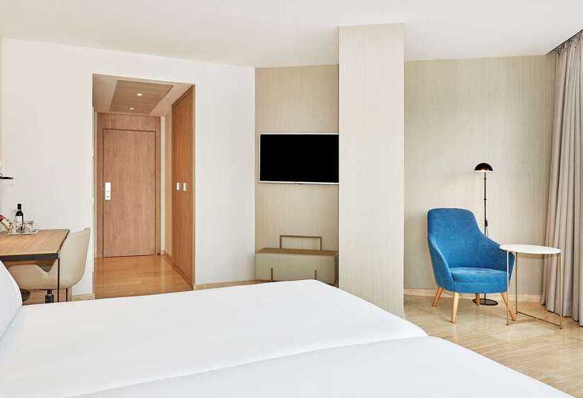 هتل NH Imperial Playa