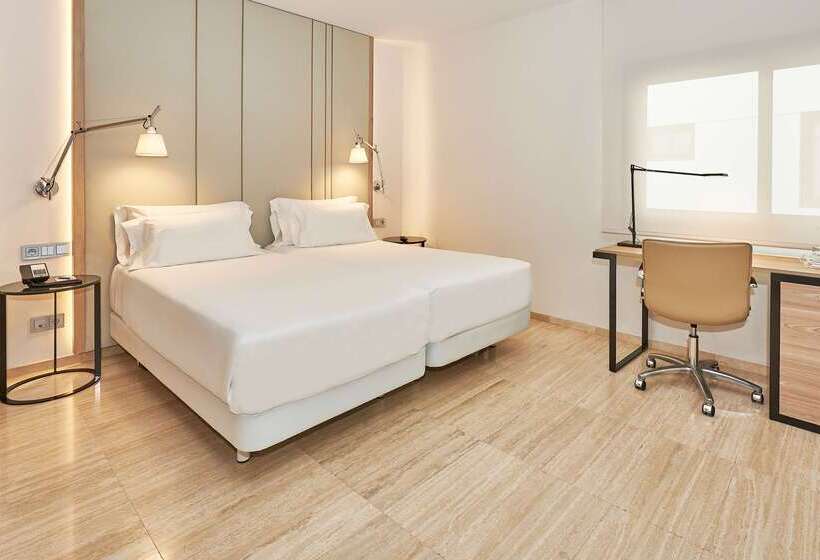 هتل NH Imperial Playa