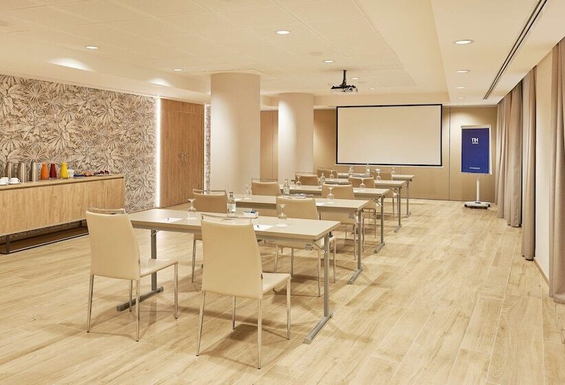 هتل NH Imperial Playa