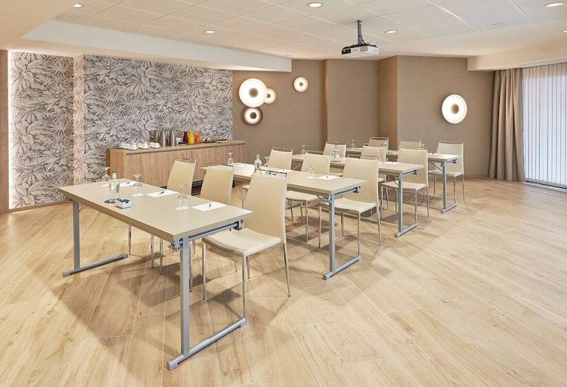 هتل NH Imperial Playa