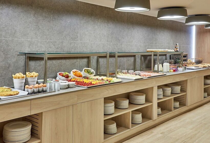 هتل NH Imperial Playa