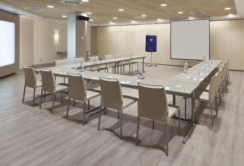 酒店 NH Pamplona Iruña Park