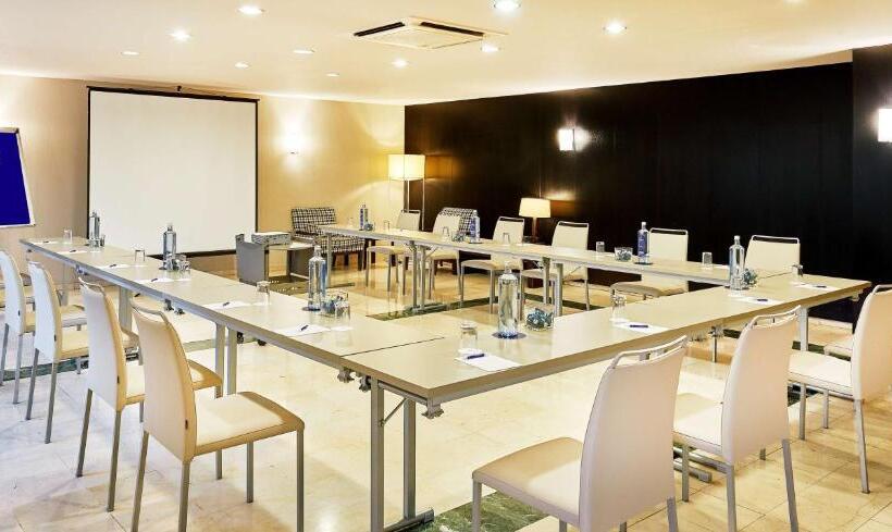 هتل NH Lleida Pirineos