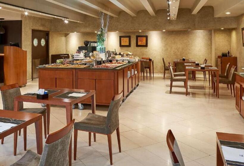 هتل NH Lleida Pirineos