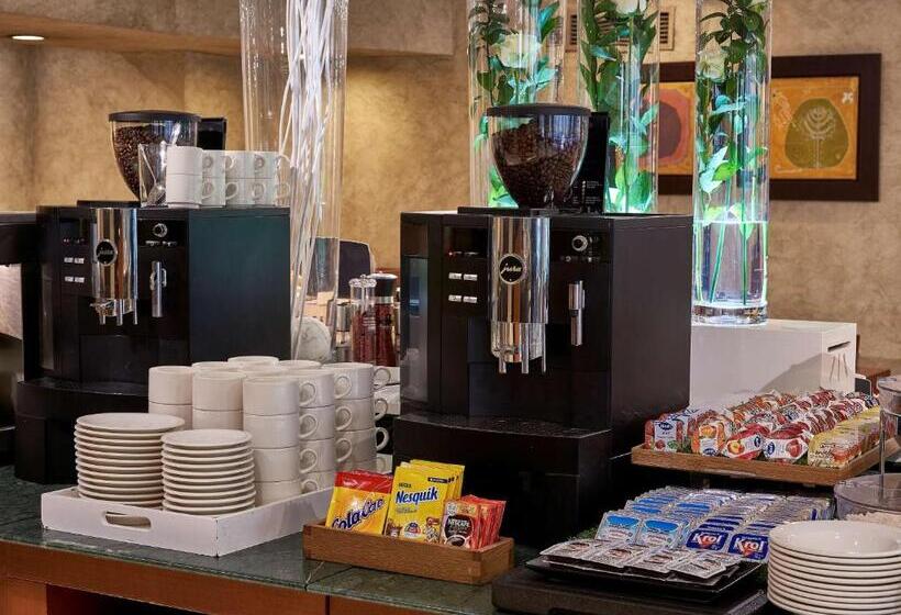 هتل NH Lleida Pirineos