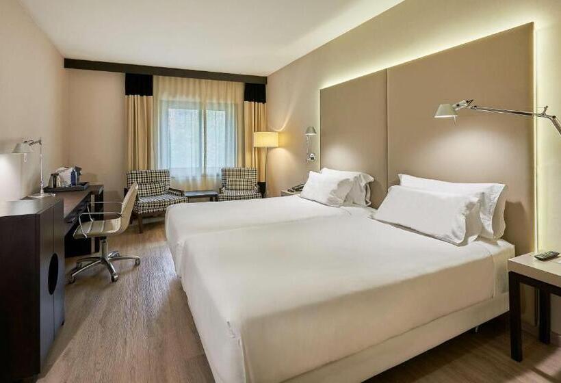 هتل NH Lleida Pirineos