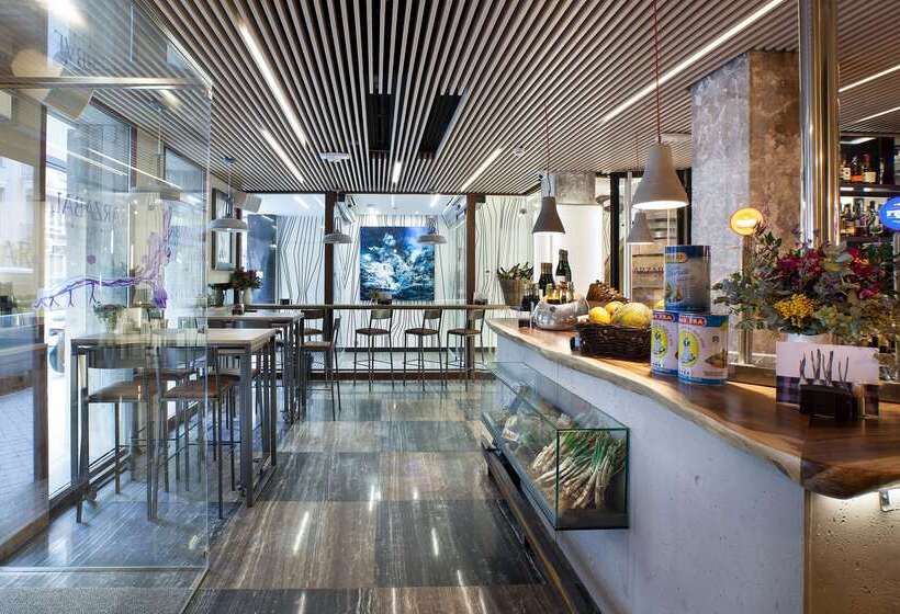 هتل NH Madrid Chamberi