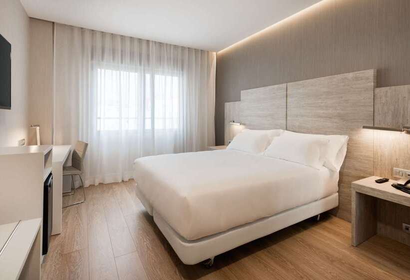 هتل NH Madrid Chamberi