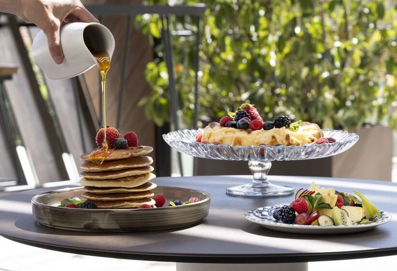 هتل NH Madrid Ventas