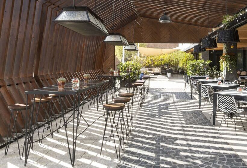 هتل NH Madrid Ventas