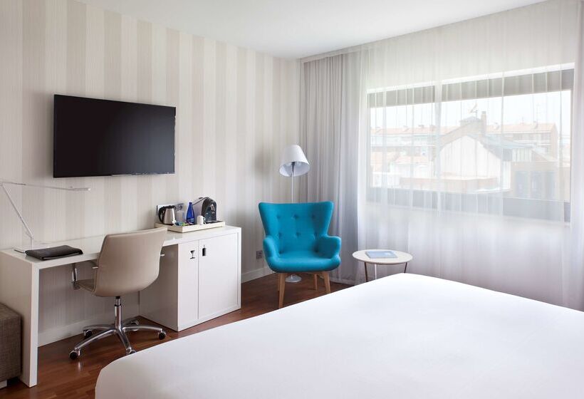 هتل NH Madrid Ventas