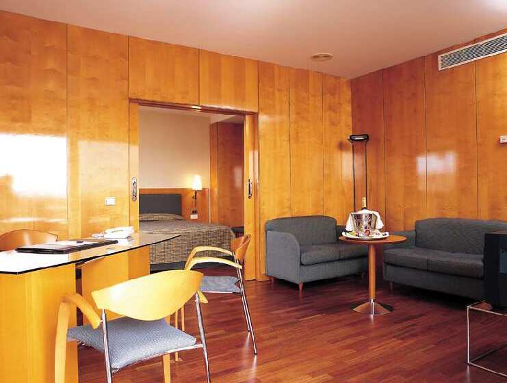 هتل NH Madrid Ventas