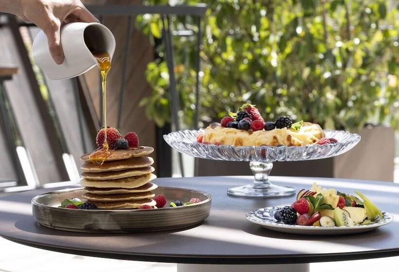 هتل NH Madrid Ventas